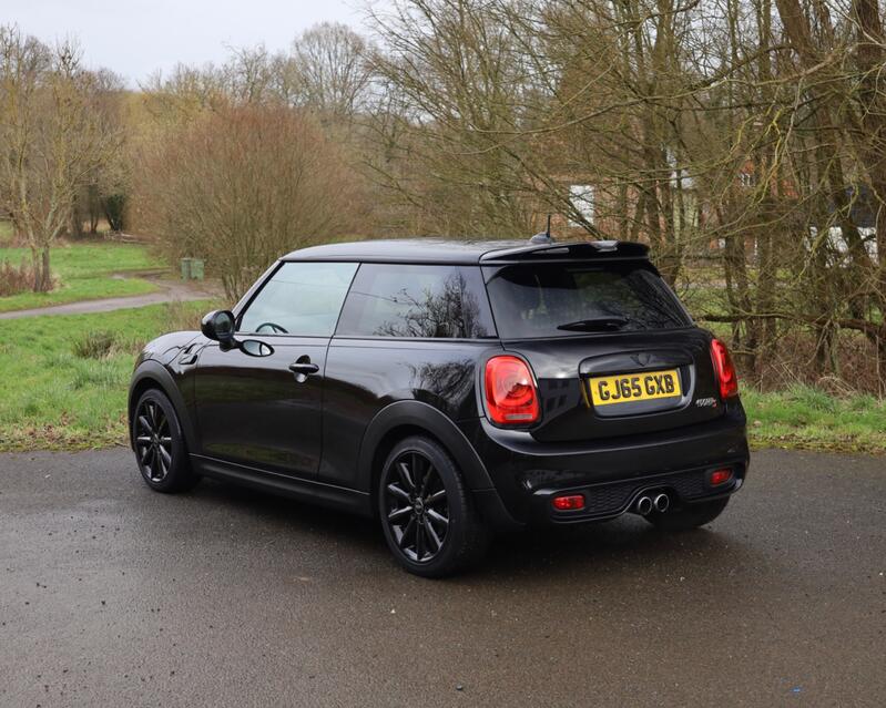 MINI HATCH