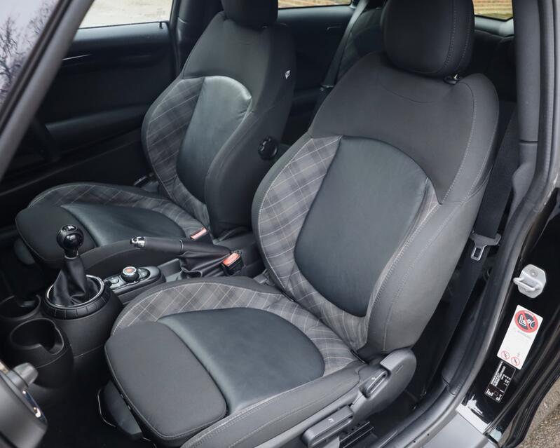 MINI HATCH