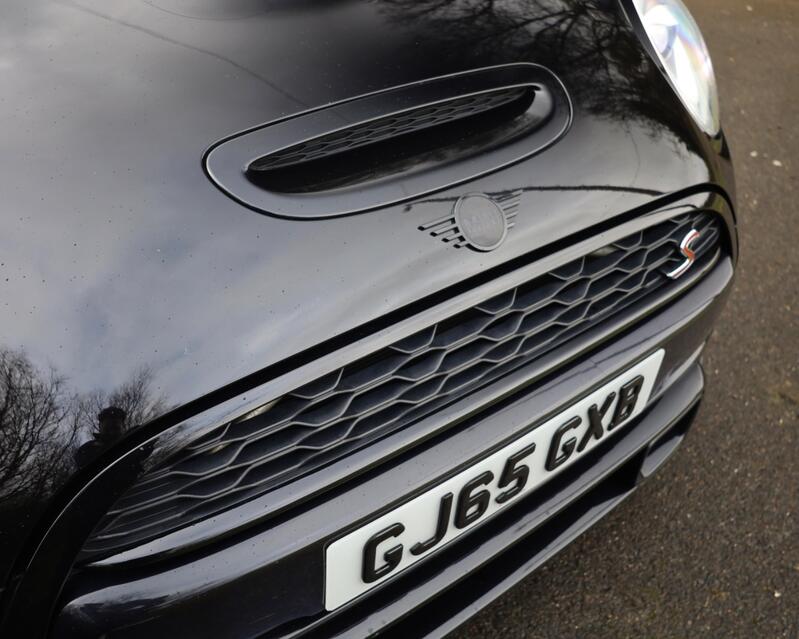 MINI HATCH