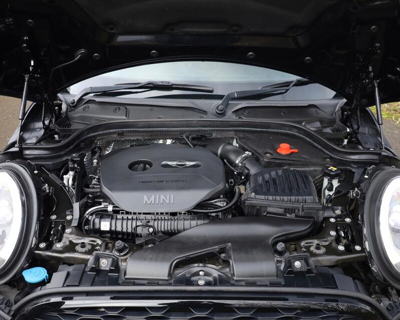 MINI HATCH
