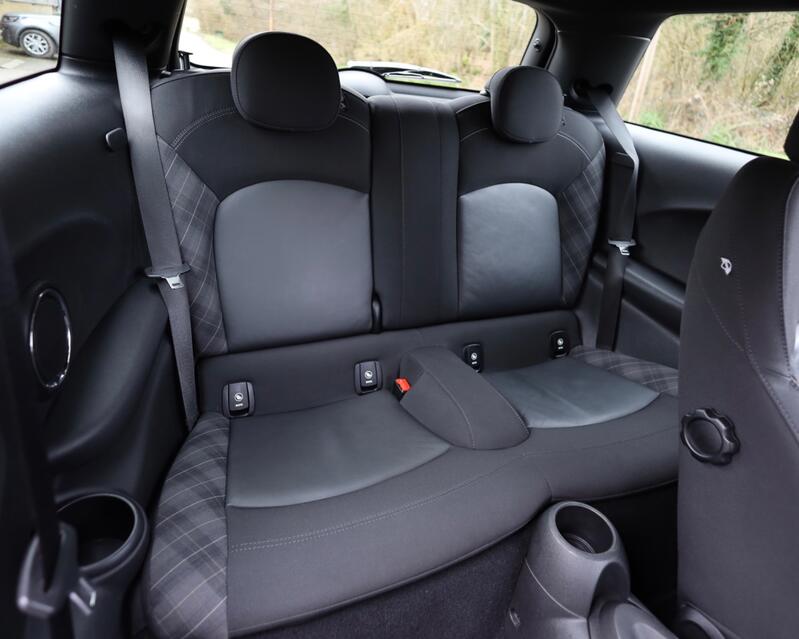 MINI HATCH