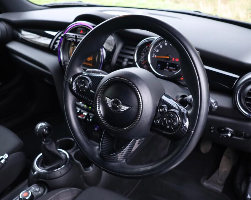 MINI HATCH
