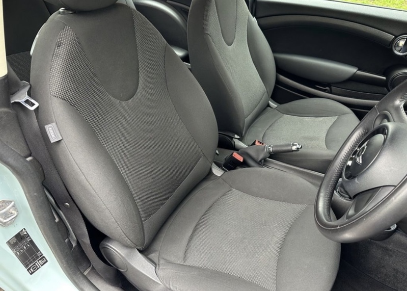 MINI HATCH