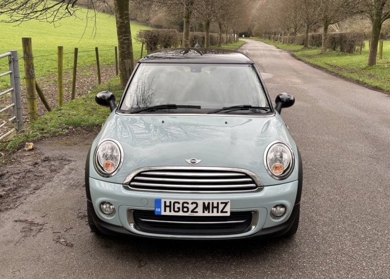 MINI HATCH