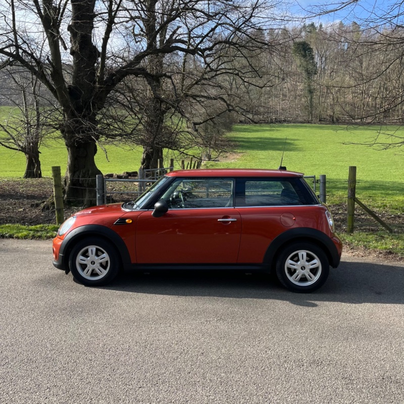 MINI HATCH