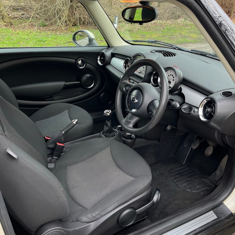 MINI HATCH FIRST
